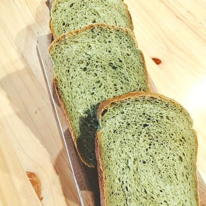 白神こだま酵母*HBで 濃い生よもぎ食パン